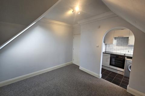 1 bedroom apartment to rent, Norwich Avenue West, Bournemouth