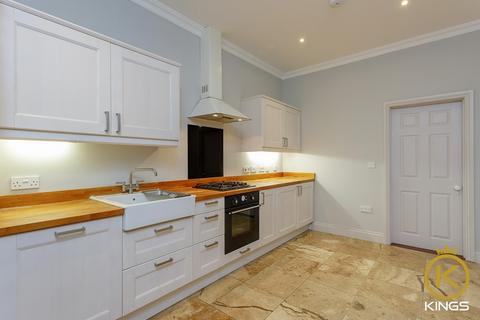 2 bedroom apartment to rent, Cavendish Road, Southsea