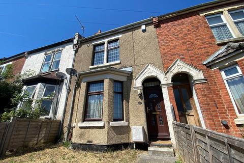 4 bedroom terraced house to rent, Broadlands Road NO AGENCY FEES