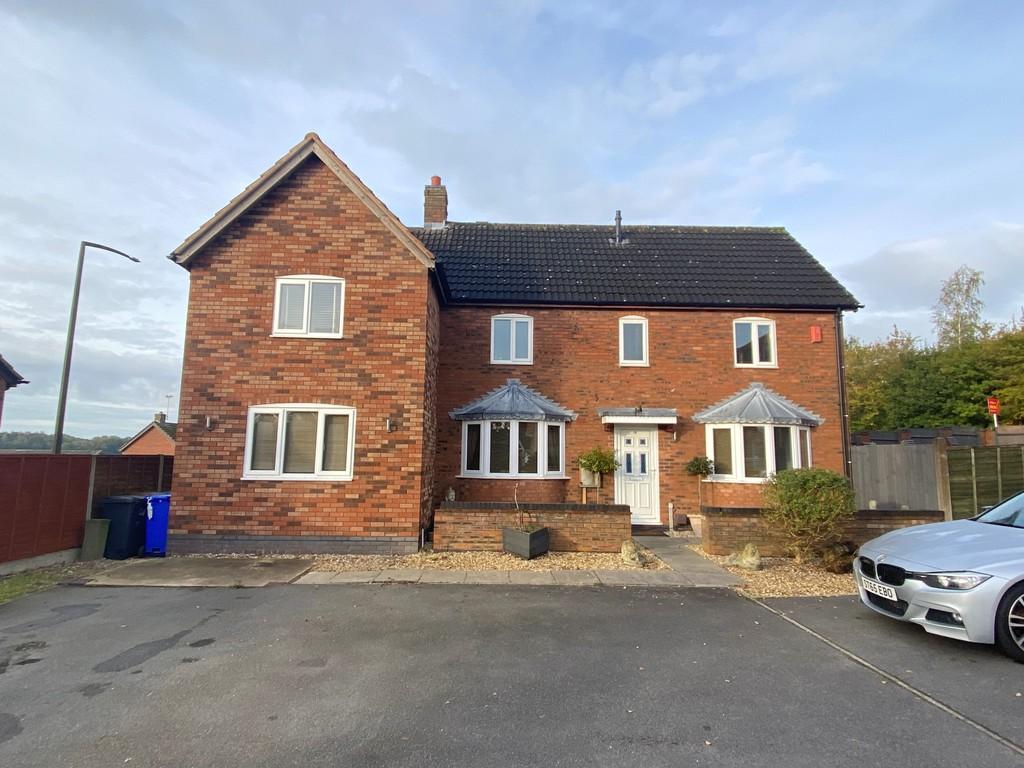 Cameron Close, BurtononTrent 4 bed detached house for sale £320,000