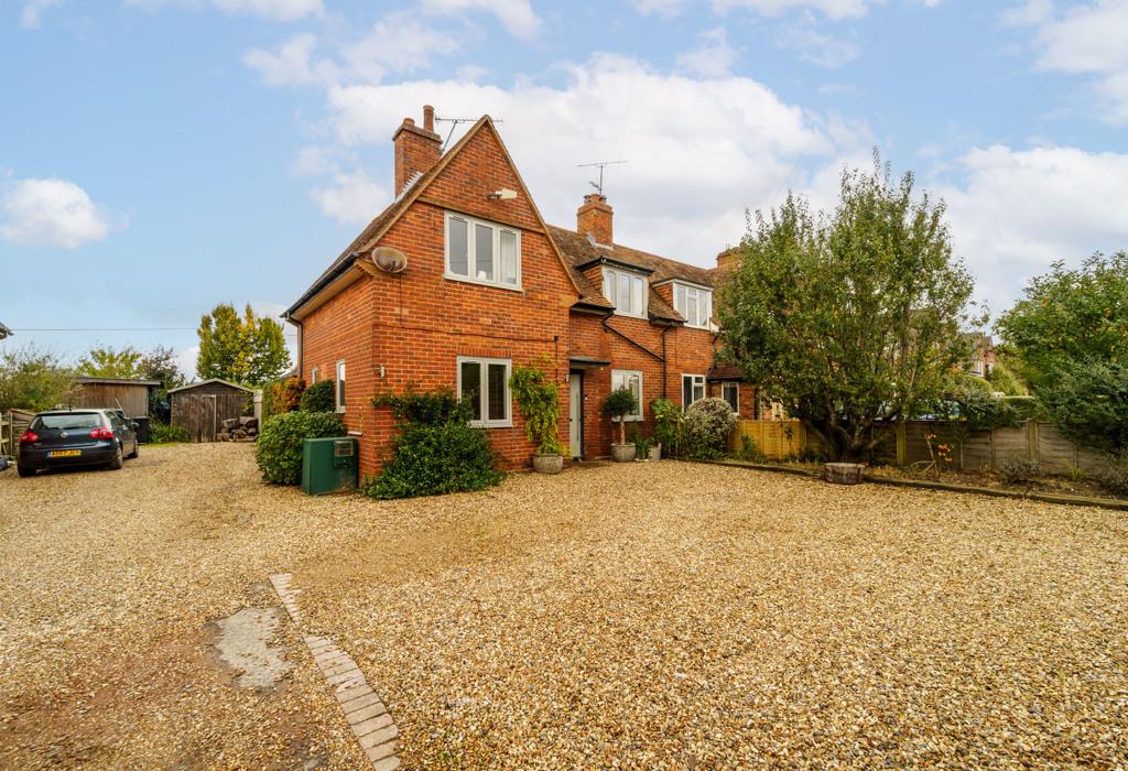Highmoor Cross, HenleyonThames, Oxfordshire 3 bed semidetached house