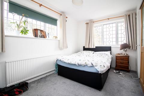 10 Tangmere Drive, Cardiff, CF5 2PP