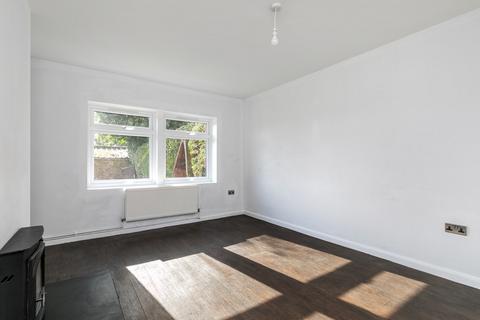 3 Hollands Close, Littleton, Winchester, SO22 6QN