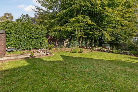 3 Hollands Close, Littleton, Winchester, SO22 6QN