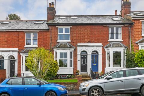 8 Elm Road, Winchester, SO22 5AG