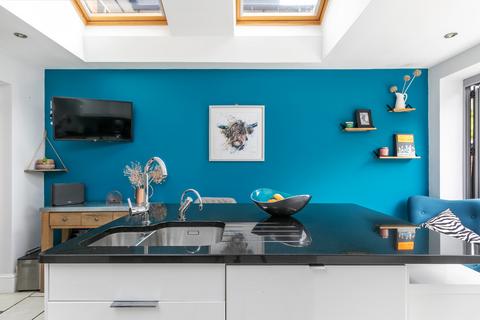 8 Elm Road, Winchester, SO22 5AG