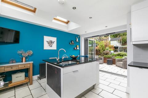 8 Elm Road, Winchester, SO22 5AG