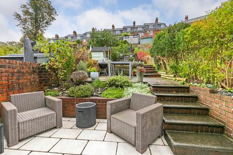 8 Elm Road, Winchester, SO22 5AG