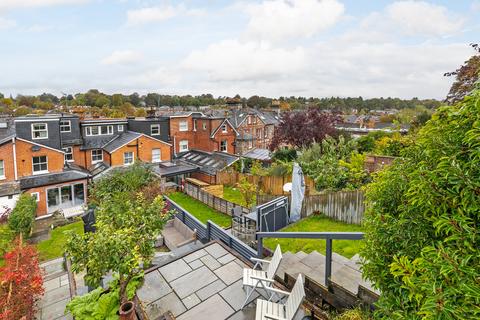 8 Elm Road, Winchester, SO22 5AG