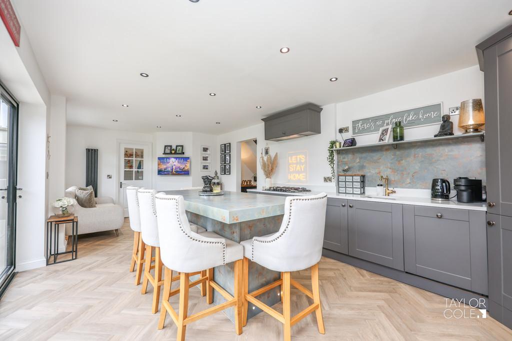 Ascot Drive, Dosthill 4 bed detached house for sale £450,000