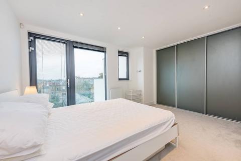 Flat 12, Noble House Kings Place, London, W4 4BA
