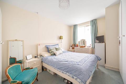 1 bedroom flat for sale, Finchley Road, Temple Fortune, London, NW11