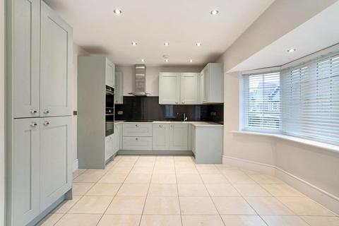 42 Sargent Square, Broadway, WR12 7FE