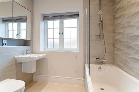 42 Sargent Square, Broadway, WR12 7FE