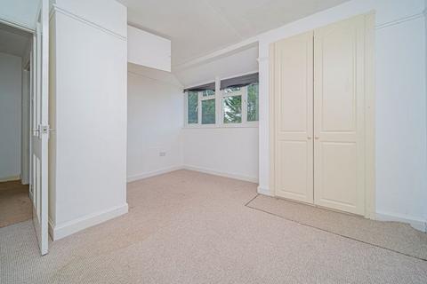 33 Barnwell Road, Melksham, SN12 7DG