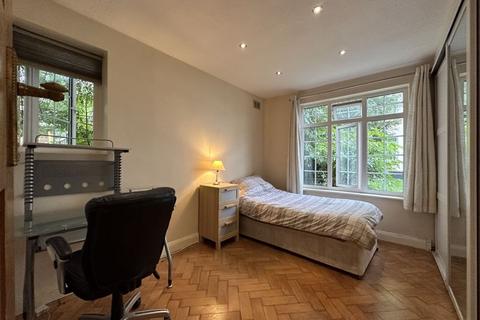 2 bedroom flat for sale, Hale Lane, London