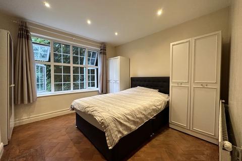 2 bedroom flat for sale, Hale Lane, London