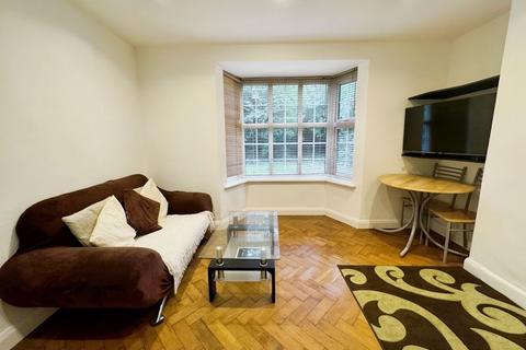 2 bedroom flat for sale, Hale Lane, London