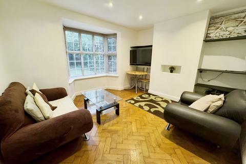 2 bedroom flat for sale, Hale Lane, London