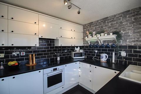 58 Clewley Drive, Wolverhampton, WV9 5LA