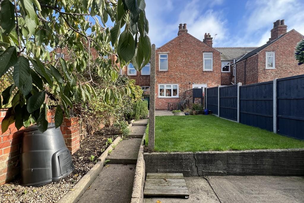 Stafford Avenue, Melton Mowbray 3 bed terraced house for sale £235,000