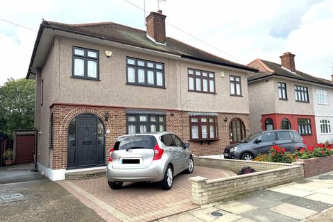 97 Carter Drive, Romford, RM5 2PJ