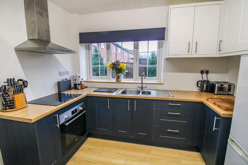 Re Fitted Kitchen