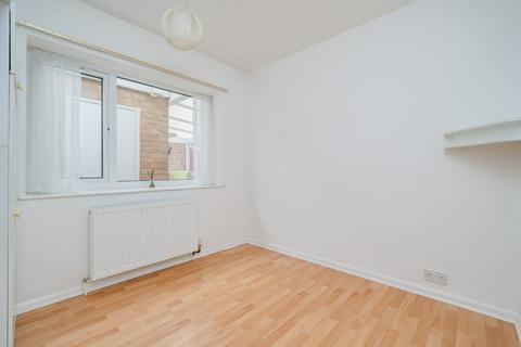 16 Broom Road, Tadcaster, LS24 9LH