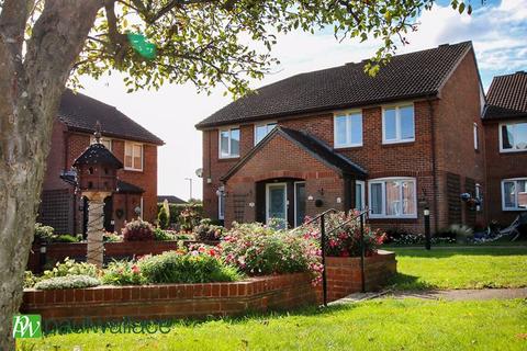 1 bedroom retirement property for sale, Rose Court, West Cheshunt