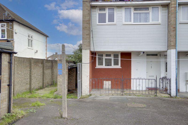 Great Cambridge Road, Enfield 2 bed for sale £280,000