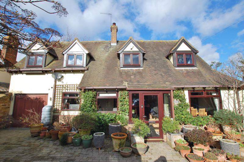 Orsett Village 4 bed detached house for sale £795,000