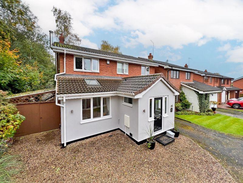 Beverston Road, PERTON 4 bed detached house for sale £410,000