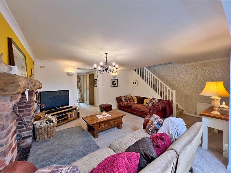 Beverston Road, PERTON 4 bed detached house for sale £410,000