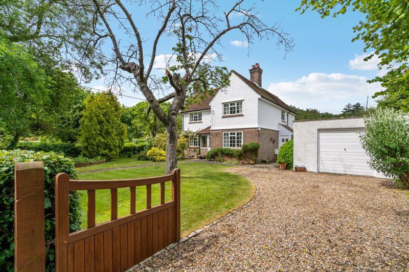 Greenlands Lane, Prestwood HP16 4 bed detached house for sale £1,100,000