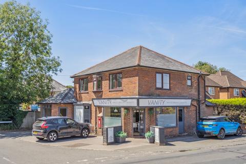 2 bedroom flat for sale, Main Road, High Wycombe HP14