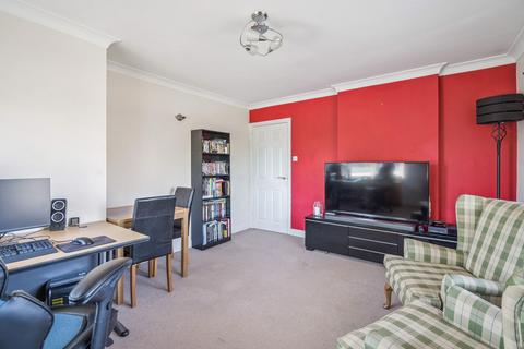2 bedroom flat for sale, Main Road, High Wycombe HP14