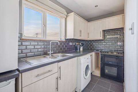 2 bedroom flat for sale, Main Road, High Wycombe HP14