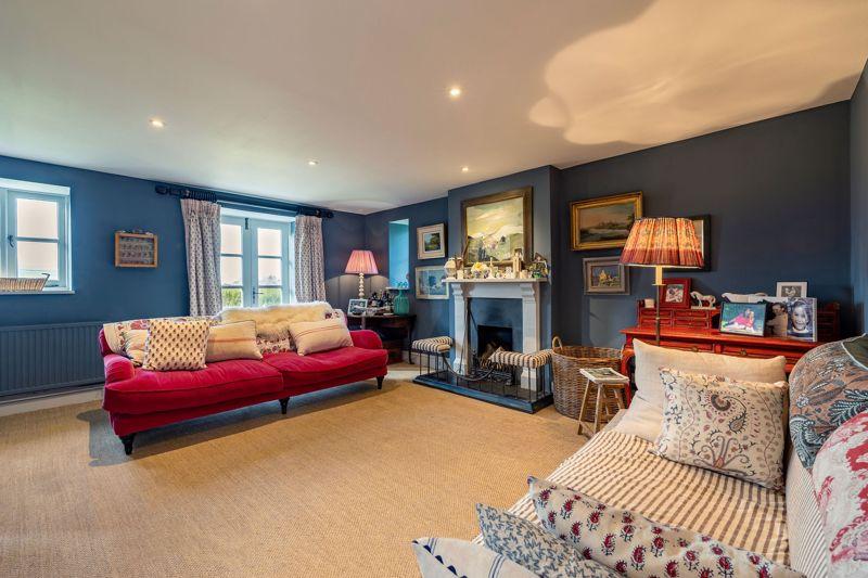 Stoke Prior, Leominster HR6 0NB 4 bed equestrian property for sale £