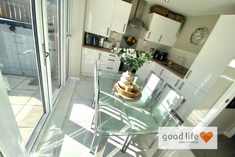 19 Burcombe Close, Ryhope, Sunderland, SR2 0FJ
