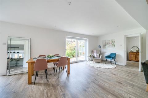 3 Ashfield Park, Martock, TA12 6EE