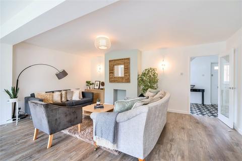 3 Ashfield Park, Martock, TA12 6EE