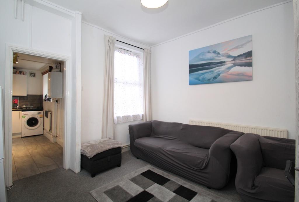 Lamartine Street, City Centre, 4 bed house to rent £2,103 pcm (£485 pw)