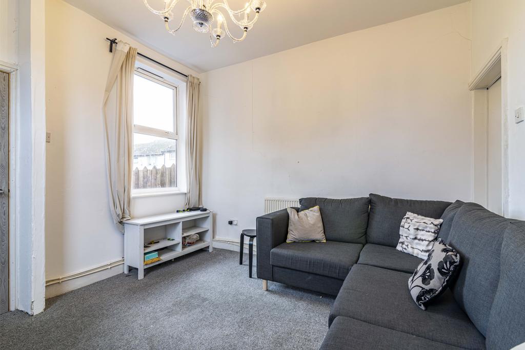Lamartine Street, City Centre, 3 bed house to rent £425 pcm (£98 pw)