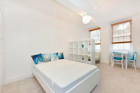 Studio to rent, Portman Square, Marylebone