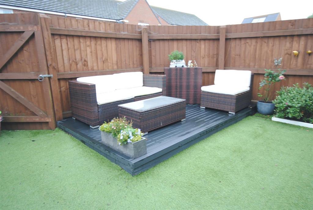 29southlandsclosegarden4.JPG