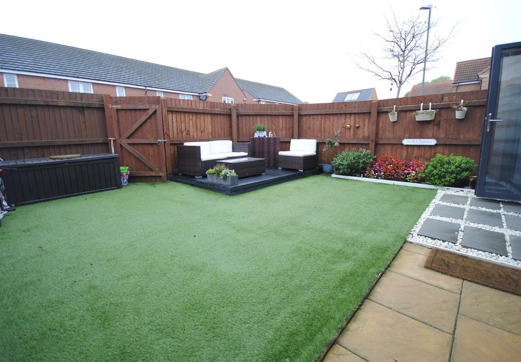 29southlandsclosegarden.JPG