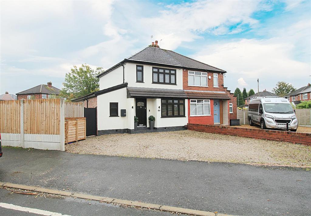 Anson Road, Manchester M34 3 bed semidetached house £330,000