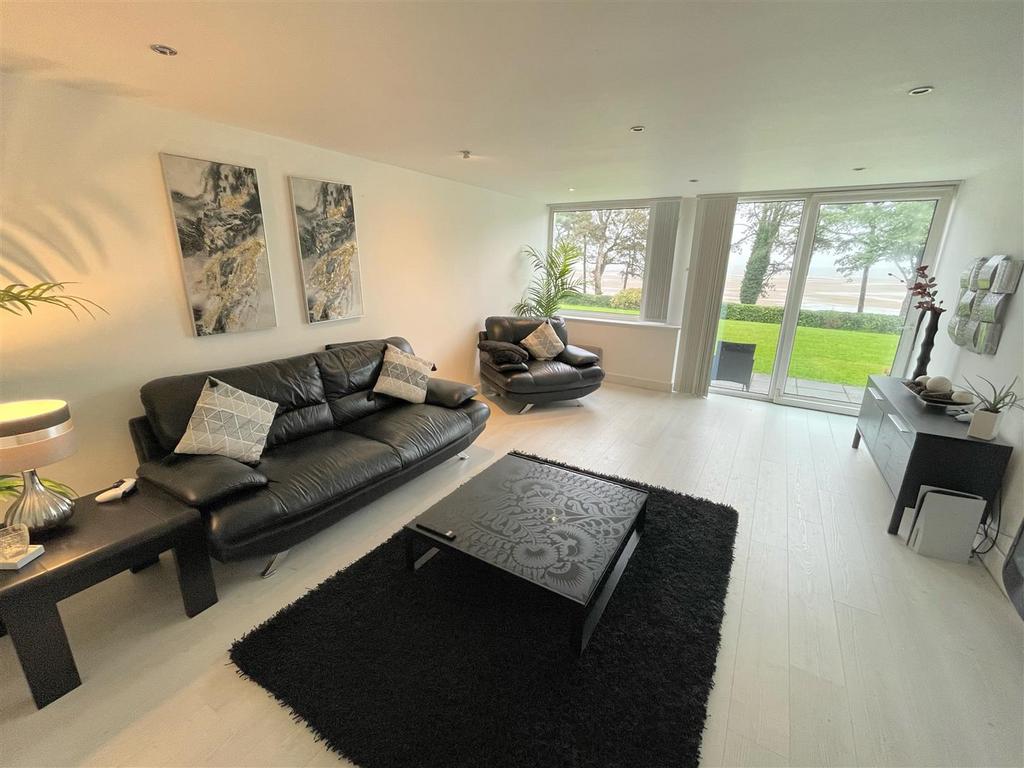 Gullivers Close, West Cross, Swansea 2 bed for sale £320,000
