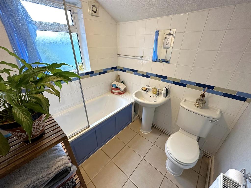 Ground Floor Shower Room 860