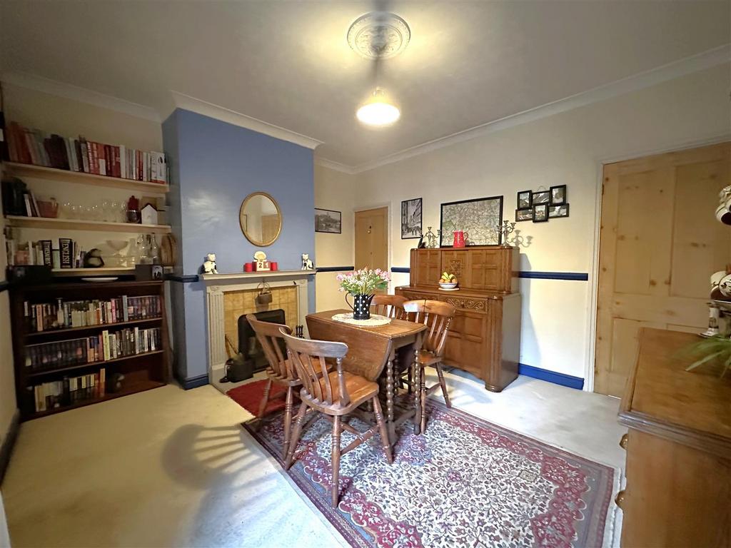 Dining Room 829